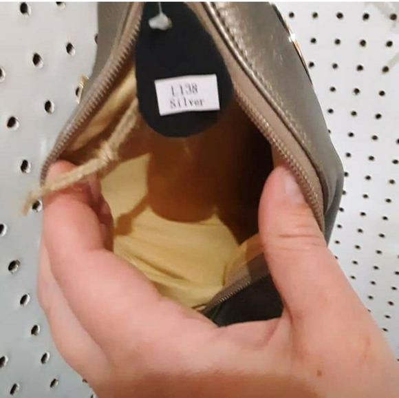 Purse - Picture 3 of 3